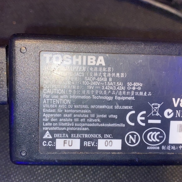 Toshiba SADP-65KB B SADP-65KBB PA5115E-1AC3 AC Adapter Charger 90W - Picture 3 of 6